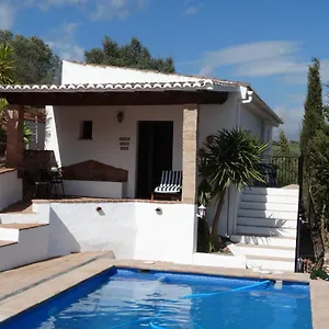 Cortijo Loma León Bed and breakfast