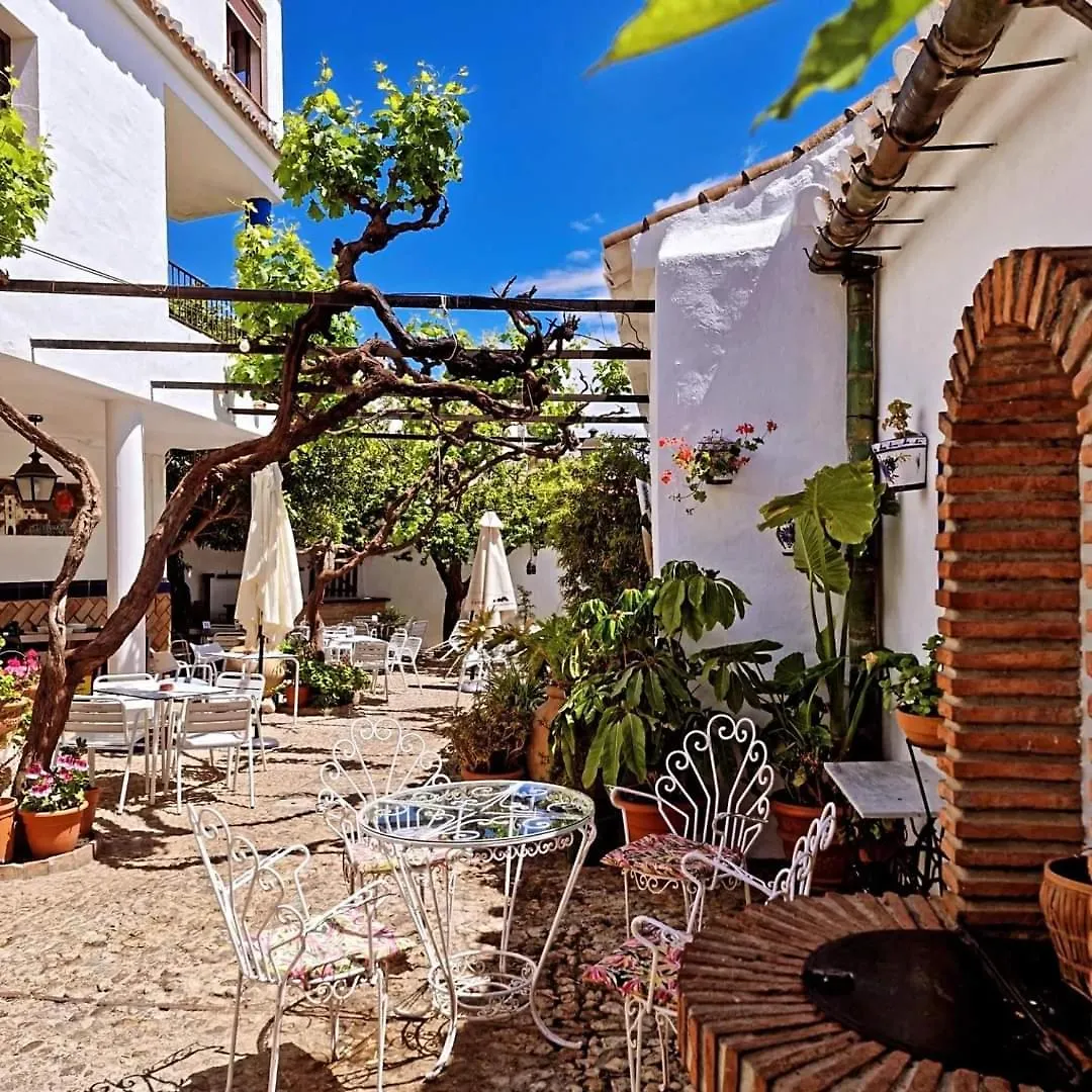 Hotel Rural Verde Oliva Comares